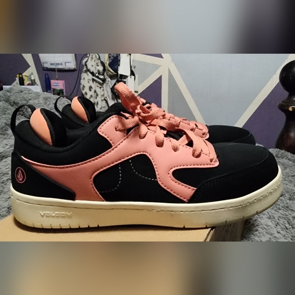 Volcom steel toe "skater" shoes - Picture 2 of 8